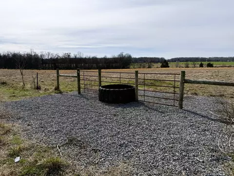 Exterior - 2100 Beacon Light Rd, Morrison, TN 37357 photo 9 of 11