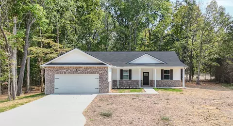 214 Crepe Myrtle Dr, Dickson, TN 37055