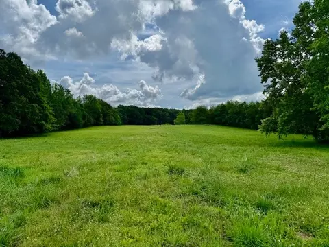 8 Westside Dr, Tullahoma, TN 37388