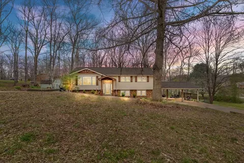 105 Clearwater Dr, Tennessee Ridge, TN 37178