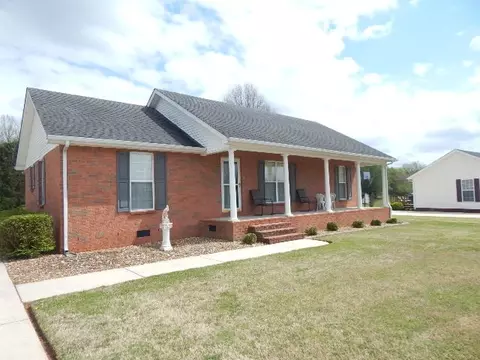 385 Creek Ln, Mcminnville, TN 37110