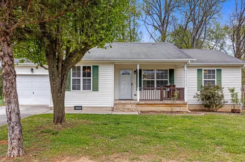 110 Christopher Dr, Chickamauga, GA 30707
