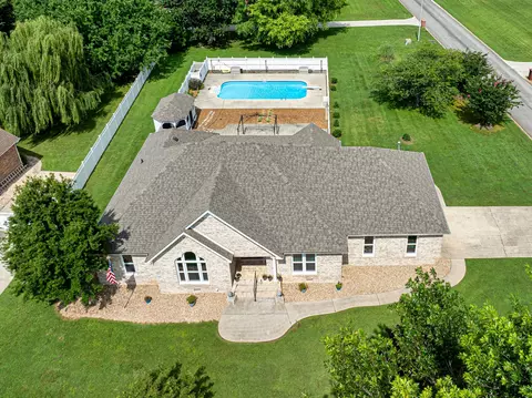 215 Franklin Heights Dr, Winchester, TN 37398