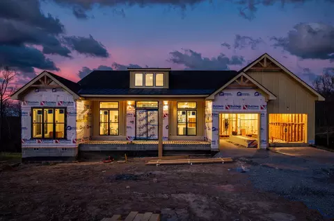 649 Snowy Meadow Ln, Soddy Daisy, TN 37379