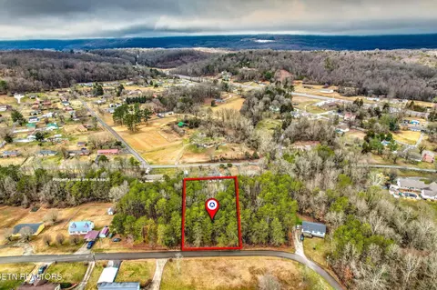 15 First St, Rockwood, TN 37854