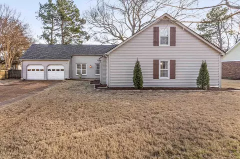 237 E Valleywood Dr, Collierville, TN 38017
