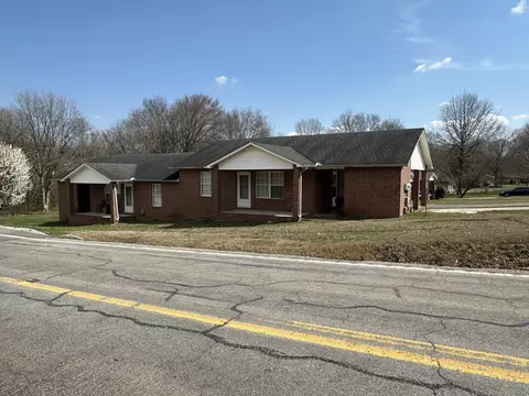 17 Limbo Dr, Hillsboro, TN 37342