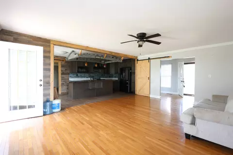 Living - 120 Settlers Ln, Talbott, TN 37877 photo 3 of 3