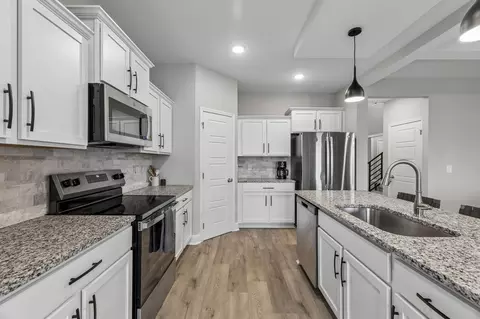 Kitchen - 114 Ruby Grant Ln, Southside, TN 37171 photo 8 of 9