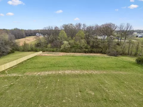 Exterior - 114 Ruby Grant Ln, Southside, TN 37171 photo 6 of 13