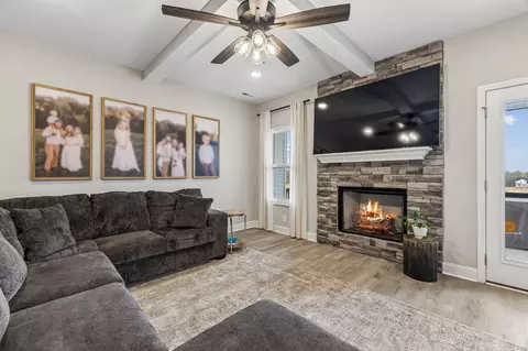 Living - 114 Ruby Grant Ln, Southside, TN 37171 photo 1 of 1