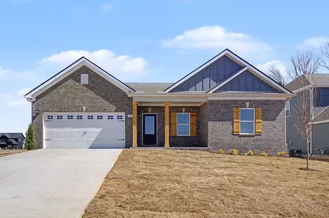 1379 English Oak Dr, Clarksville, TN 37043