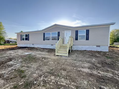 110 S C St, Hillsboro, TN 37342