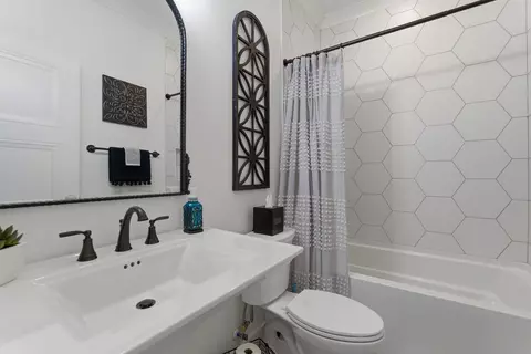 Bath - 3705 Carriage Dr, Murfreesboro, TN 37128 photo 1 of 5