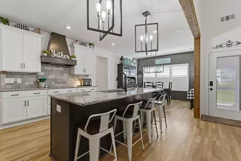 Kitchen - 3705 Carriage Dr, Murfreesboro, TN 37128 photo 5 of 9