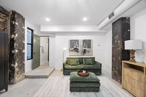 117 E 7th St #411-D, Chattanooga, TN 37402