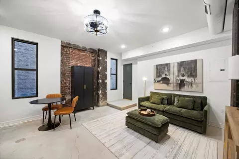 117 E 7th St #611-D, Chattanooga, TN 37402