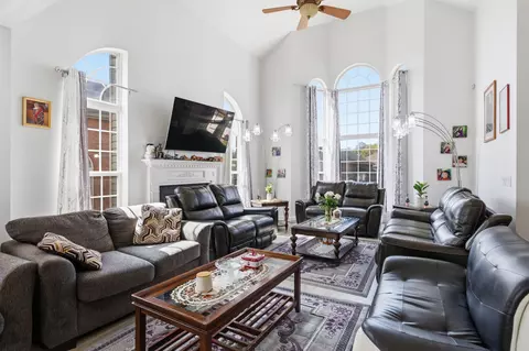 5512 Oak Chase Dr, Antioch, TN 37013