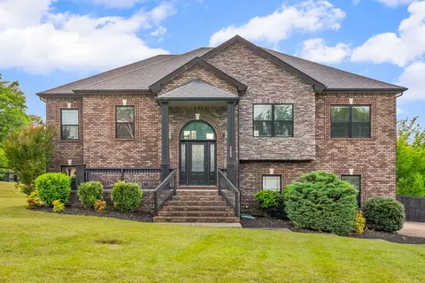 2200 Ellington Gait Dr, Clarksville, TN 37043