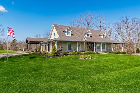 1051 Smith Ave, Hohenwald, TN 38462