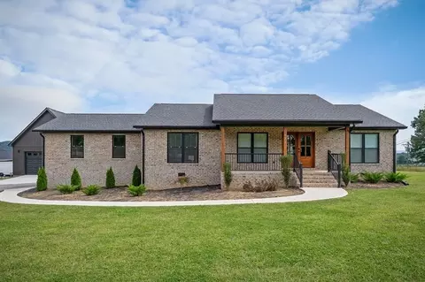936 N Spring St, Sparta, TN 38583