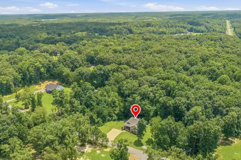 140 Eagle Crest Ln, Parsons, TN 38363