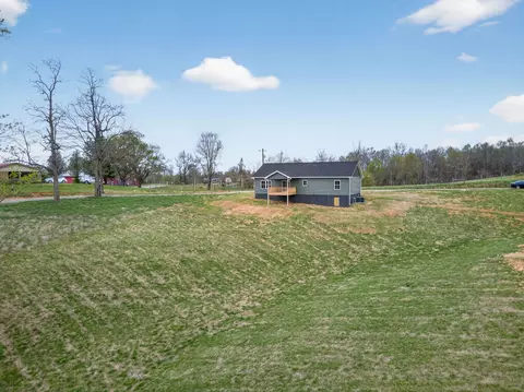 Exterior - 282 Dyer Ridge Rd, Baxter, TN 38544 photo 4 of 8