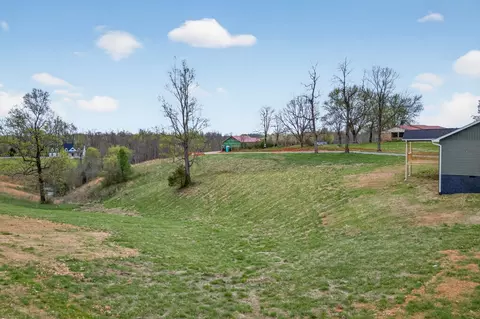 Exterior - 282 Dyer Ridge Rd, Baxter, TN 38544 photo 5 of 8