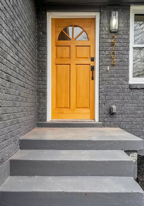 2704 Mckeige Dr, Nashville, TN 37214