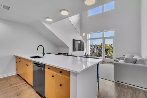 1101 18th Ave S #610, Nashville, TN 37212