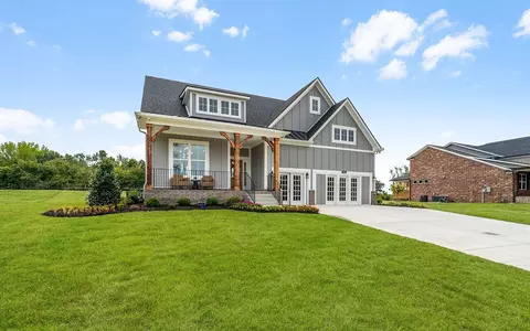 Exterior - 7904 Pine St, Fairview, TN 37062 photo 4 of 6
