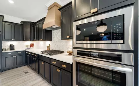 Kitchen - 7904 Pine St, Fairview, TN 37062 photo 5 of 7