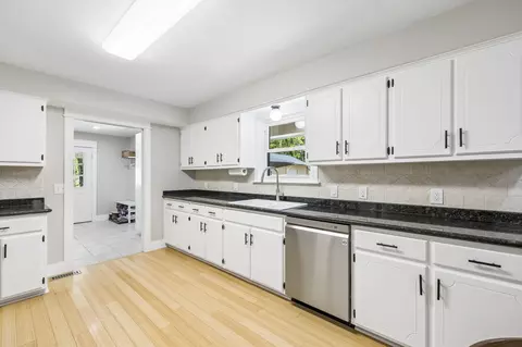 Kitchen - 660 Allisona Rd, Eagleville, TN 37060 photo 2 of 6