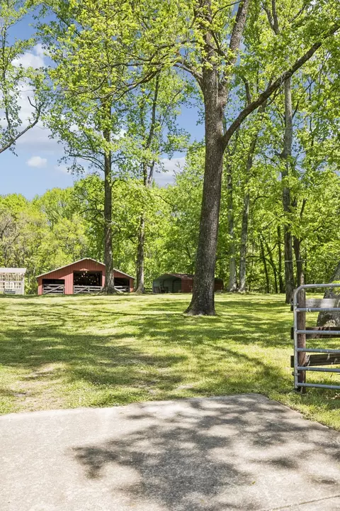Exterior - 660 Allisona Rd, Eagleville, TN 37060 photo 26 of 31