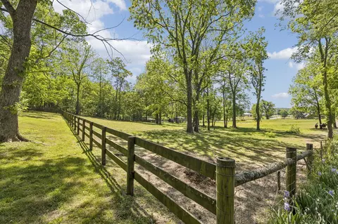 Exterior - 660 Allisona Rd, Eagleville, TN 37060 photo 16 of 31