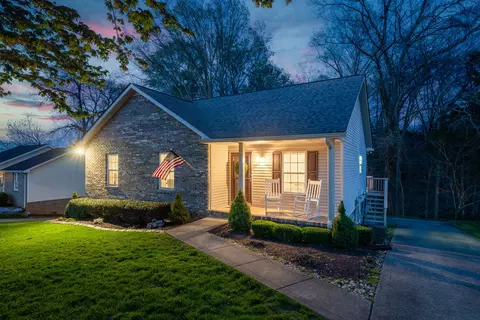 927 Drum Ln, Clarksville, TN 37043