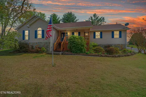 124 Abby Ln, Jacksboro, TN 37757