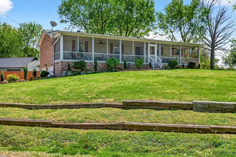 2280 Dewitt Dr, Clarksville, TN 37043