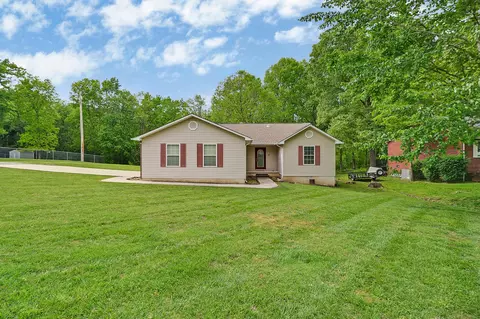 716 Mockingbird Dr, Crossville, TN 38555