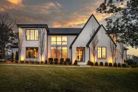818 Brentview Dr, Nashville, TN 37220