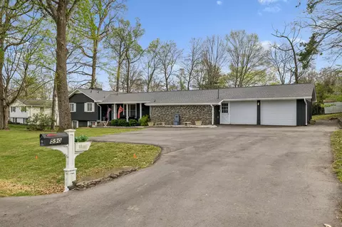 590 Indian Lake Rd, Hendersonville, TN 37075
