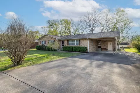 657 Fairlane Dr, Pulaski, TN 38478