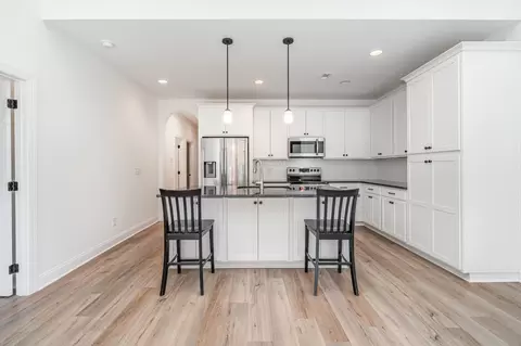 Kitchen - 412 W Foxrun, Springfield, TN 37172 photo 1 of 2
