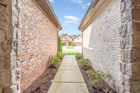 Entry Way - 412 W Foxrun, Springfield, TN 37172 photo 4 of 4