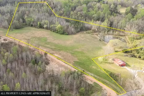 1759 Mckelvy Rd, Camden, TN 38320