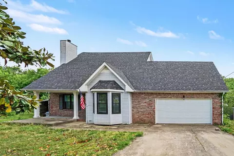 3350 Clearwater Dr, Clarksville, TN 37042