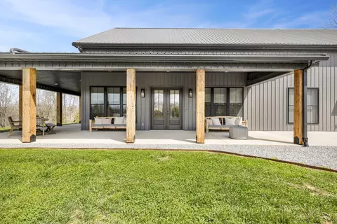 156 Junction Dr, Cadiz, KY 42211