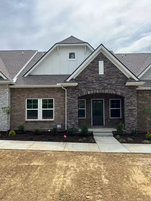 732 Coburg St, Gallatin, TN 37066