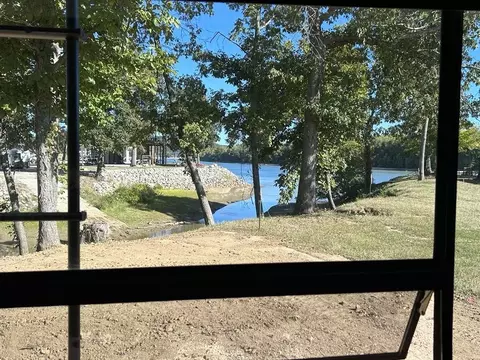 942 Lexi Ln, Clifton, TN 38425