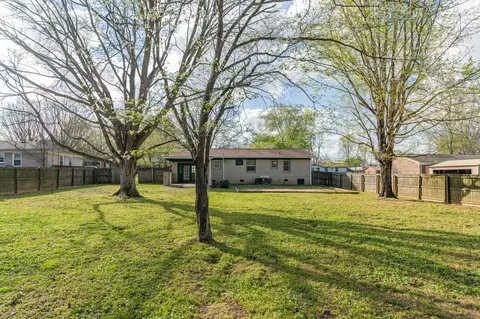 Exterior - 107 Jackson St, Spring Hill, TN 37174 photo 6 of 11
